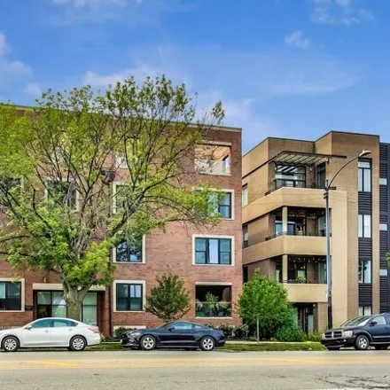 Buy this 4 bed condo on 5442 North Western Avenue in Chicago, IL 60625