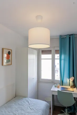 Rent this 5 bed room on El Hotelito in Travessera de Collblanc, 08904 l'Hospitalet de Llobregat