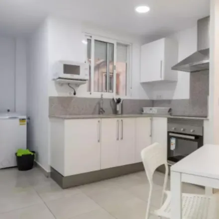 Rent this 4 bed apartment on Carrer de Just Vilar in 24, 46011 Valencia