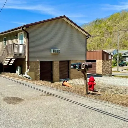 Buy this studio house on 119 Mildred Street in Pikeville, KY 41501