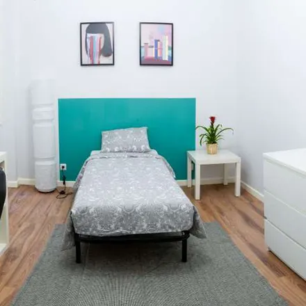 Rent this 7 bed apartment on Avenida Almirante Reis 121 in 1150-015 Lisbon, Portugal