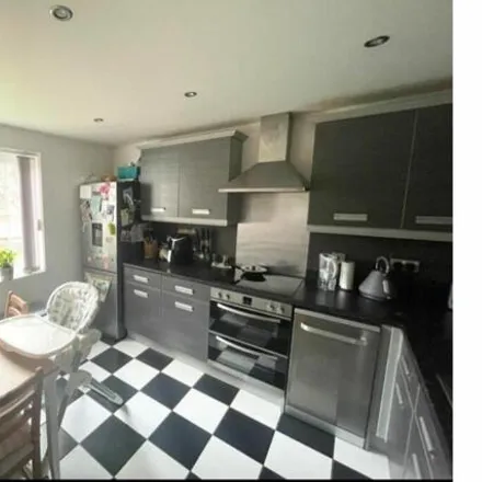 Image 4 - Moorcroft House, Derby Road, Birdholme, S40 2EF, United Kingdom - Apartment for sale