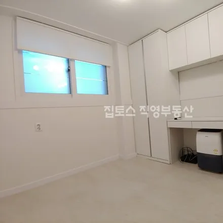 Rent this studio apartment on 서울특별시 관악구 봉천동 1562-10