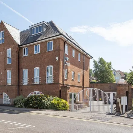 Rent this 1 bed apartment on Hitchin Railway Station in Walsworth Road, Hitchin