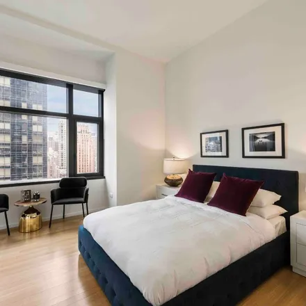 Rent this 3 bed apartment on 50 United Nations Plaza in East 47th Street, New York