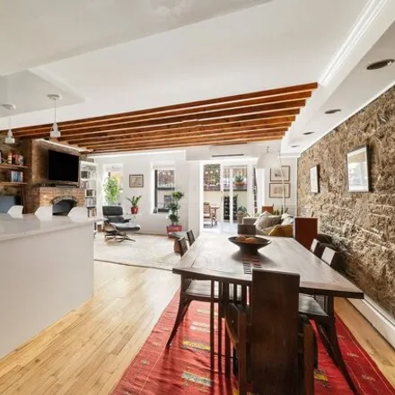 Image 7 - 421 East 84th Street, New York, NY 10028, USA - Apartment for sale