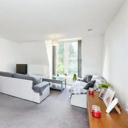 Image 9 - Manor House Drive, Northfield, B31 2FW, United Kingdom - Apartment for sale