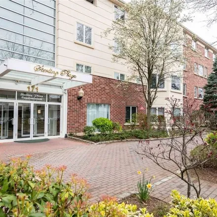 Buy this 2 bed condo on 171 Great Neck Road in Village of Great Neck Plaza, NY 11021