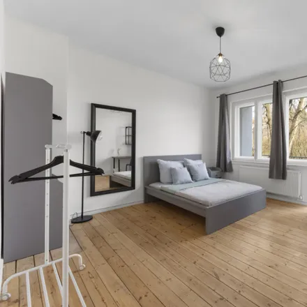 Rent this 3 bed room on Lauterberger Straße 41 in 12347 Berlin, Germany