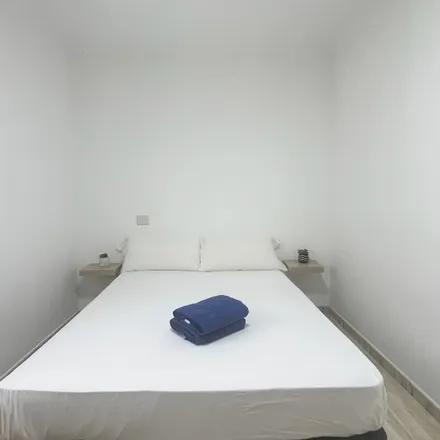 Rent this 4 bed room on Calle Málaga in 35001 Las Palmas de Gran Canaria, Spain