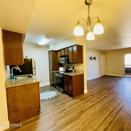 Image 4 - 2600 East Fairmount Avenue, Phoenix, AZ 85016, USA - Apartment for rent