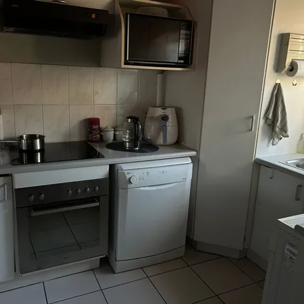 Rent this 3 bed apartment on Checkers Hyper in Constantia Drive, Floracliffe
