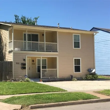 Rent this 2 bed house on 1528 Welch Street in Houston, TX 77006