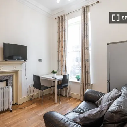 Image 2 - J. & M. Cleary, 36 Amiens Street, Dublin, D01 H6Y6, Ireland - Apartment for rent
