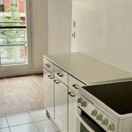 Rent this 3 bed apartment on Devred in Place d'Armes, 59300 Valenciennes