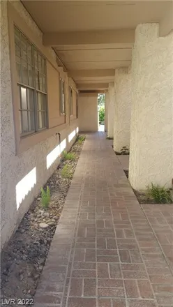 Image 3 - Las Vegas Country Club, Oakmont Drive, Winchester, NV 89109, USA - House for rent