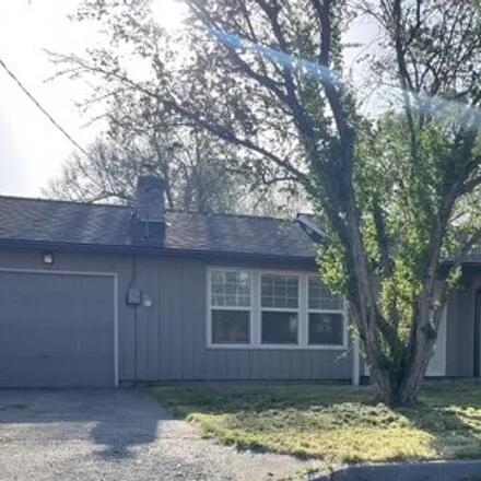 Buy this 3 bed house on 316 Southwest G Street in Madras, OR 97741