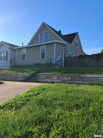 Buy this 2 bed house on 1207 East Hines Avenue in Peoria Heights, Peoria