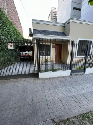 Buy this studio house on Res in Intendente Eduardo Bossi, Moreno Centro norte