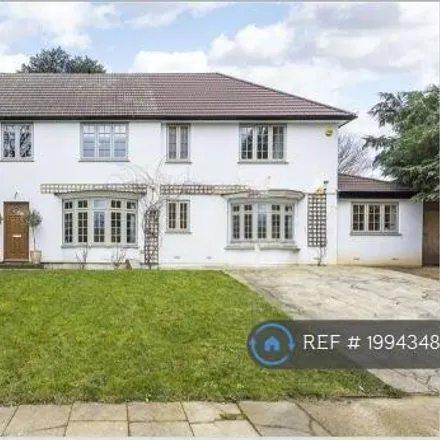 Rent this 5 bed house on Clifford Avenue in London, BR7 5DW