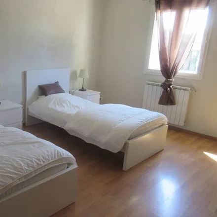 Rent this 4 bed house on Avenue du Poète in 13910 Maillane, France