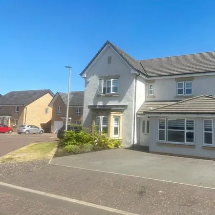 Rent this 5 bed house on Daisy Drive in Cambuslang, G72 6WW