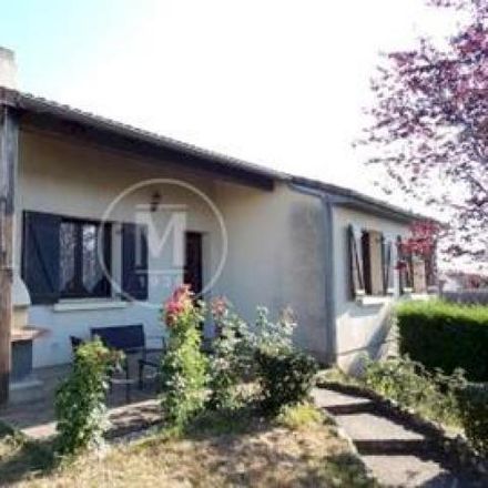 Rent this 3 bed house on 2 Rue Montebello in 86500 Montmorillon, France