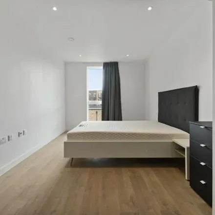 Rent this 3 bed room on Silk House in 7 Waterden Road, London