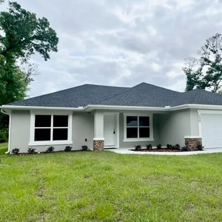 Buy this 3 bed house on 7158 Southeast 124 Street in Belleview, FL 34420