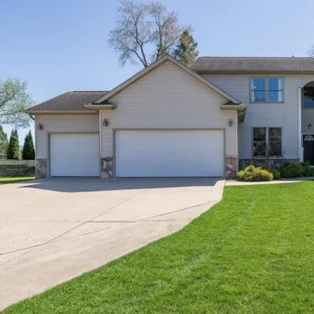 Buy this 5 bed house on 2324 Hunters Down in Comstock Charter Township, MI 49048