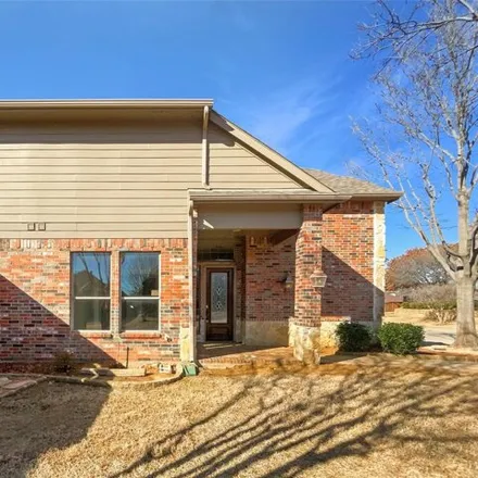 Image 2 - 203 Red Bluff Drive, Hickory Creek, Denton County, TX 75065, USA - House for sale