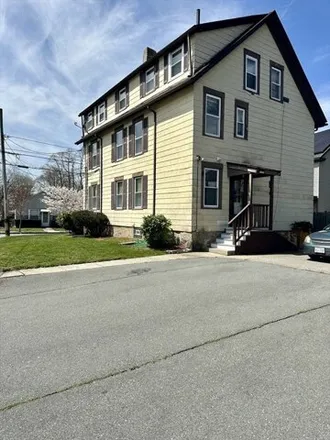 Image 3 - 184 Shawmut Avenue, New Bedford, MA 02740, USA - House for sale