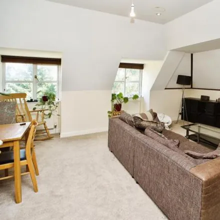 Image 3 - Winsor Court, The Hillway, Chandler's Ford, SO53 2PJ, United Kingdom - Apartment for sale