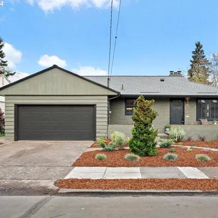 Buy this 3 bed house on 4825 Northeast Skidmore Street in Portland, OR 97218