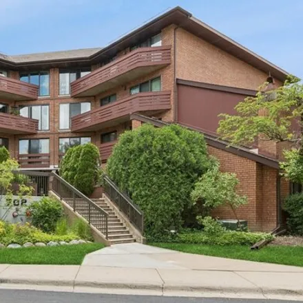 Buy this 3 bed condo on 638 Harmony Lane in Glenview, IL 60025