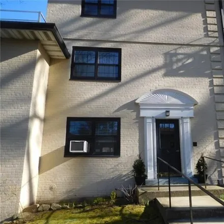 Image 1 - 6 Whitehall Road, Waverly, Eastchester, NY 10709, USA - Apartment for sale