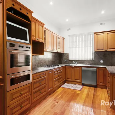 Image 3 - 37 Shepparson Avenue, Carnegie VIC 3163, Australia - Apartment for rent