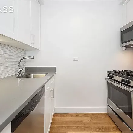 Image 7 - 250 Johnson Avenue, New York, NY 11206, USA - Apartment for rent