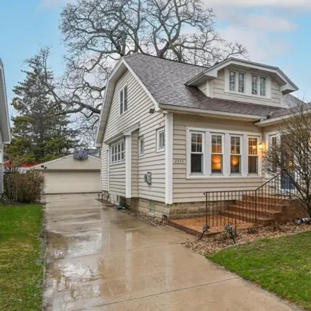 Image 3 - 2343 North 68th Street, Wauwatosa, WI 53213, USA - House for sale