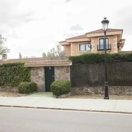 Image 3 - Calle Castillo de Barcience, 28692 Villanueva de la Cañada, Spain - Apartment for rent