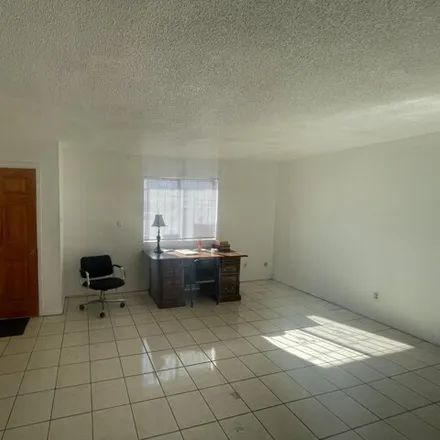 Image 4 - 599 Simpson Avenue, Socorro, NM 87801, USA - House for sale