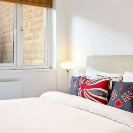 Rent this 2 bed apartment on Fulham Broadway in Cedarne Road, London