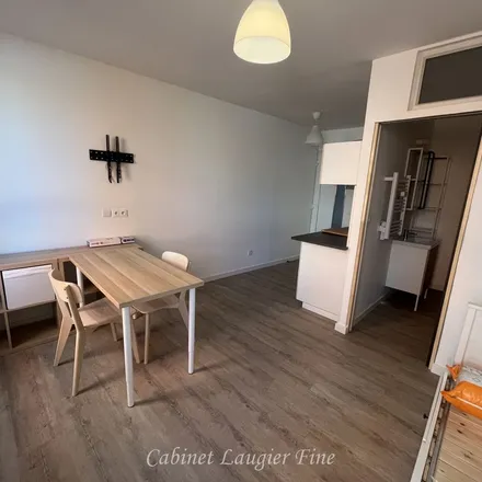 Rent this 1 bed apartment on Rue de l'École in 13007 Marseille, France
