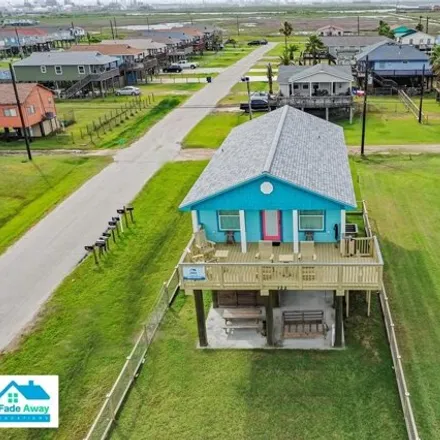 Image 2 - 398 Seabean Street, Surfside Beach, Brazoria County, TX 77541, USA - House for sale