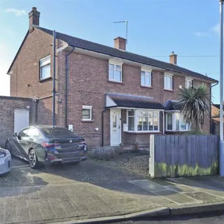 Image 1 - Heather Lane, London, UB7 8AR, United Kingdom - Duplex for sale