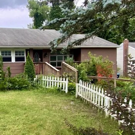 Buy this 3 bed house on 7 Valerie Ln in Albany, New York