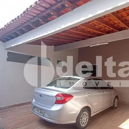 Buy this 3 bed house on Alameda Jovino Moraes Pinheiro in Granada, Uberlândia - MG
