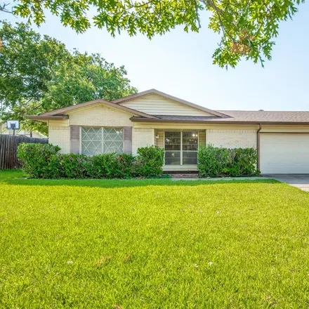 Buy this 3 bed house on 2868 Mark Twain Drive in Farmers Branch, TX 75234