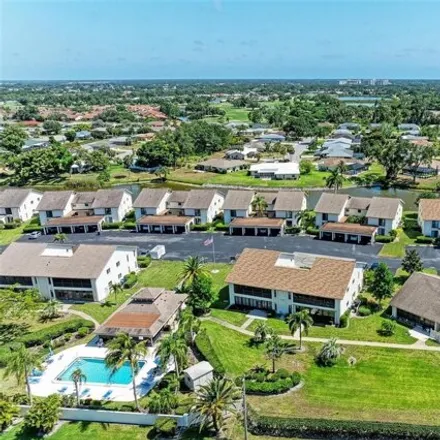 Buy this 2 bed condo on 1754 Lake Place in Venice Gardens, Sarasota County
