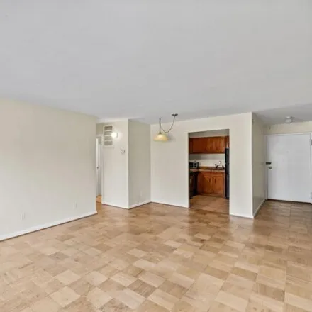 Image 6 - Thayer Towers Condominiums, Thayer Avenue, Silver Spring, MD 20910, USA - Condo for sale